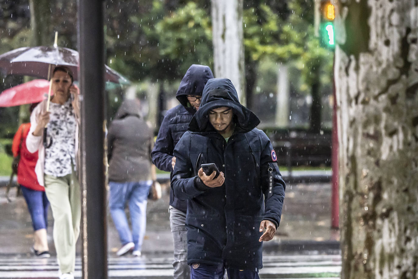 Una fuerte tormenta descarga sobre Logroño