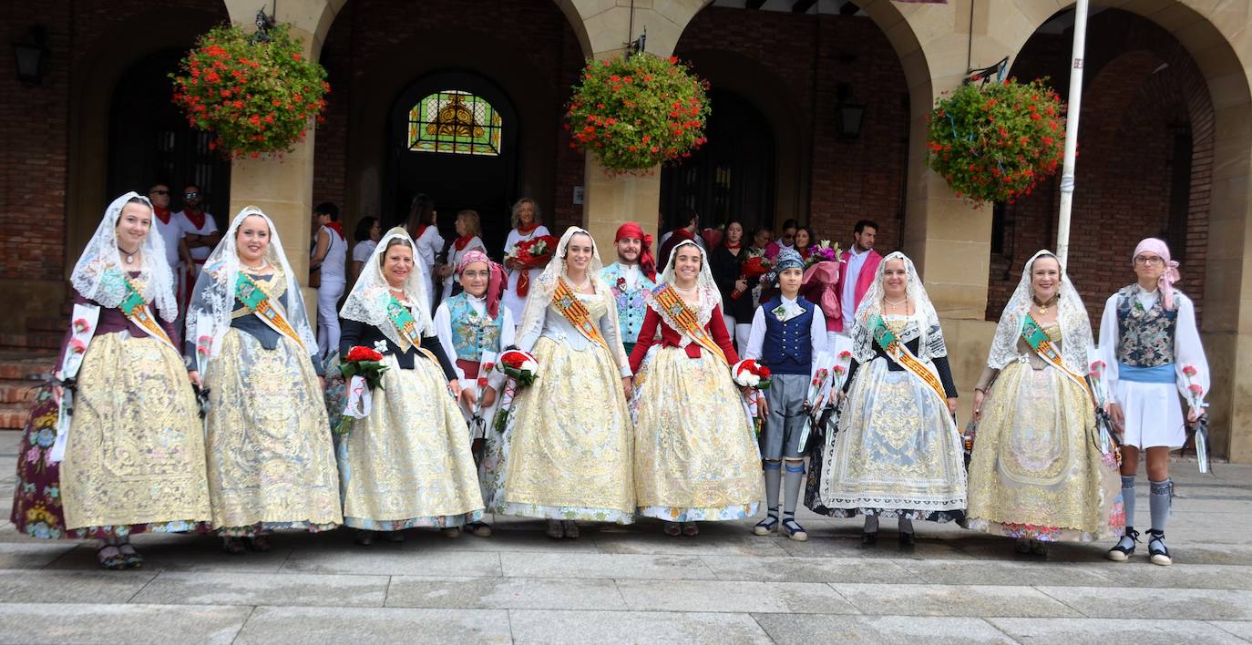 Las imágenes de la ofrenda de flores a los patronos en Calahorra