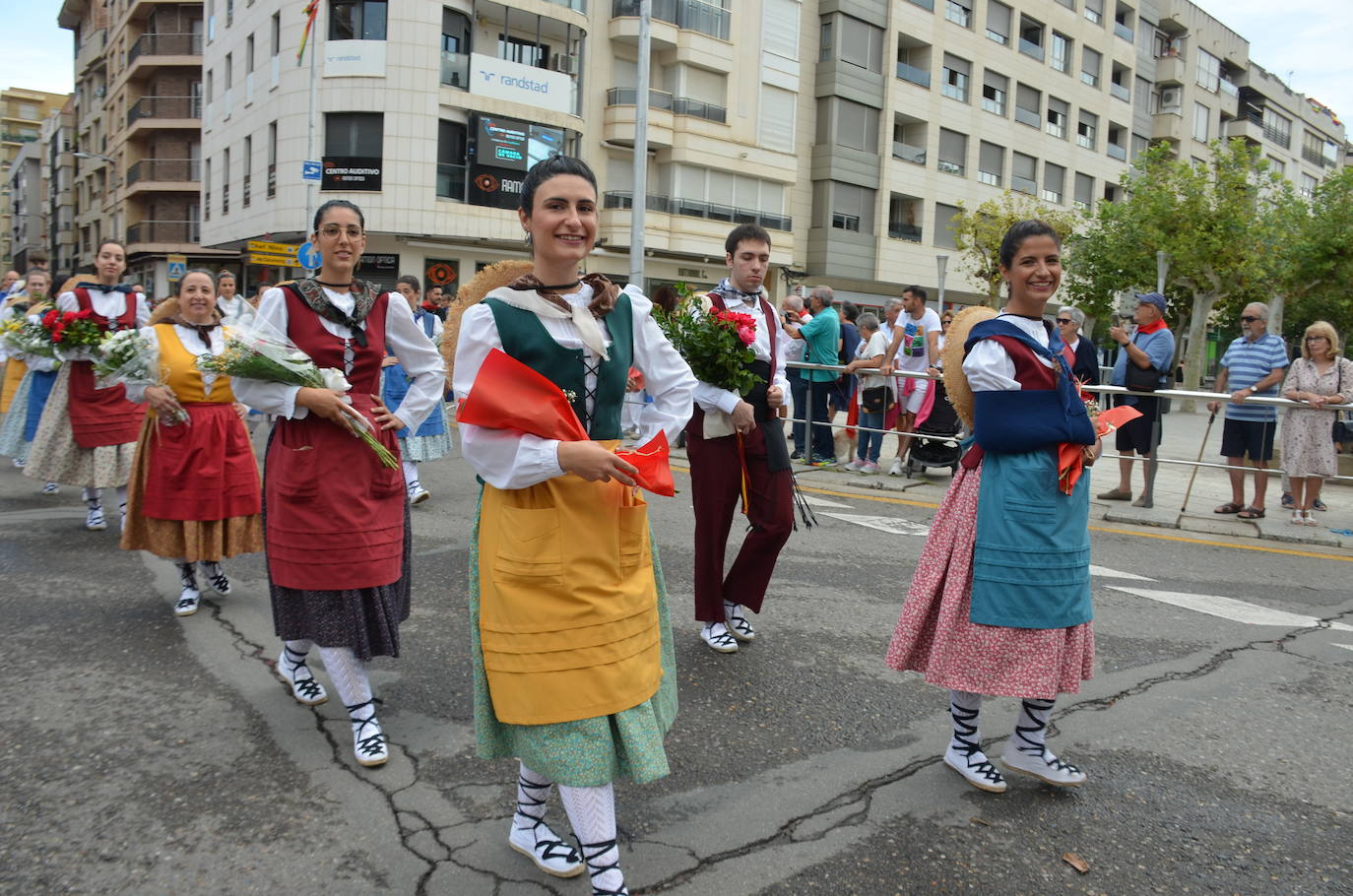 Las imágenes de la ofrenda de flores a los patronos en Calahorra