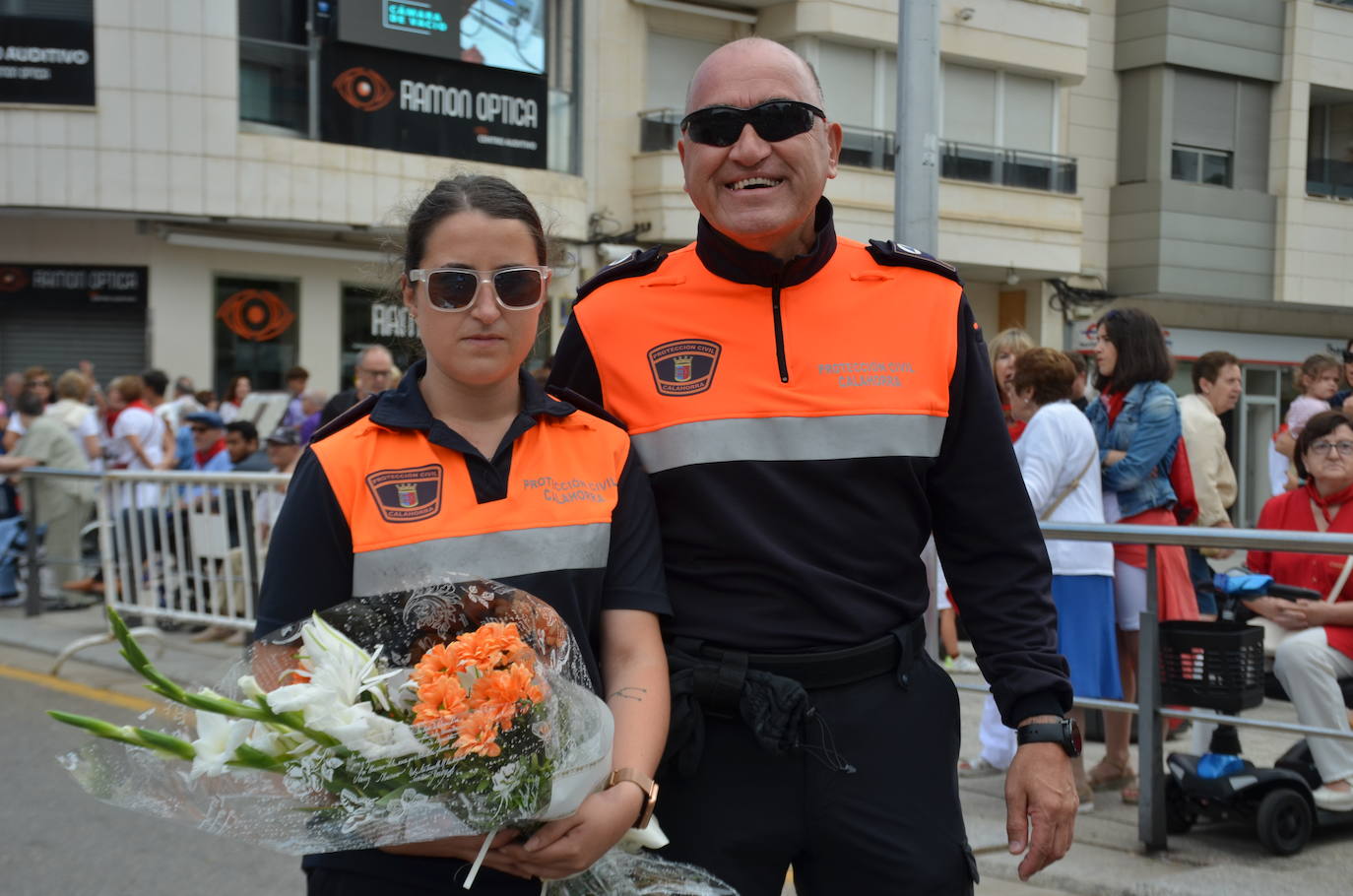Las imágenes de la ofrenda de flores a los patronos en Calahorra