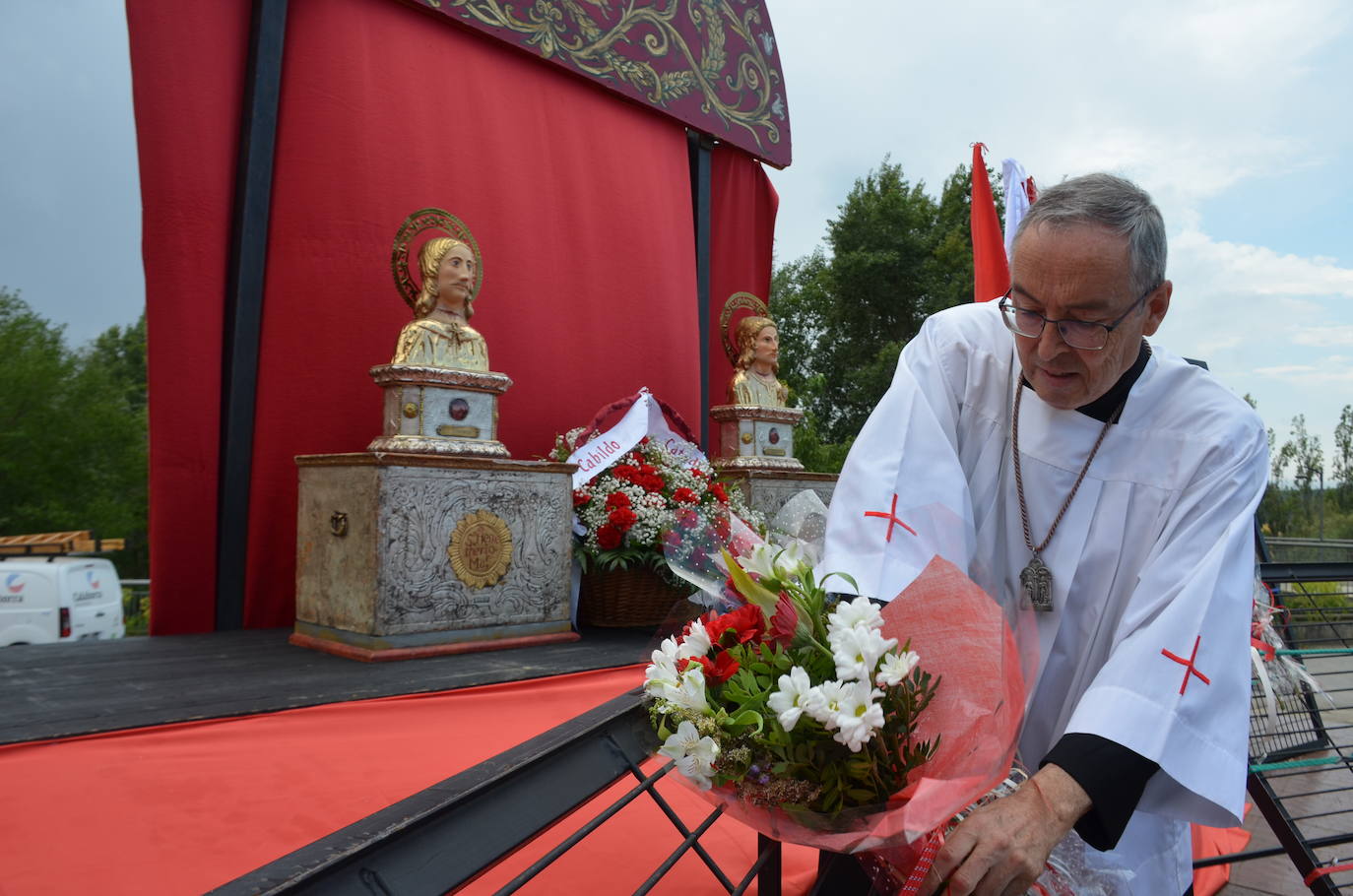 Las imágenes de la ofrenda de flores a los patronos en Calahorra