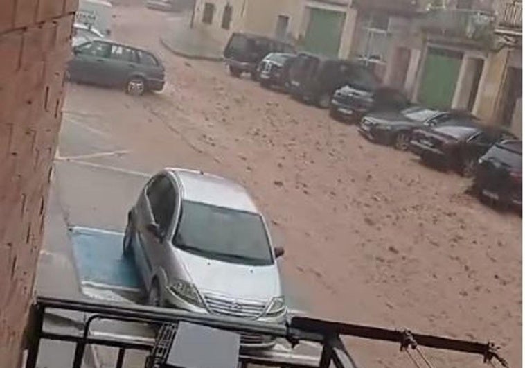 Así bajaba el agua por las calles de Ribafrecha