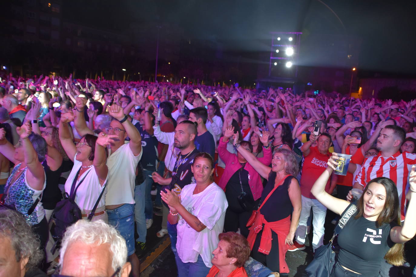 Las imágenes del multitudinario concierto de la orquesta Panorama