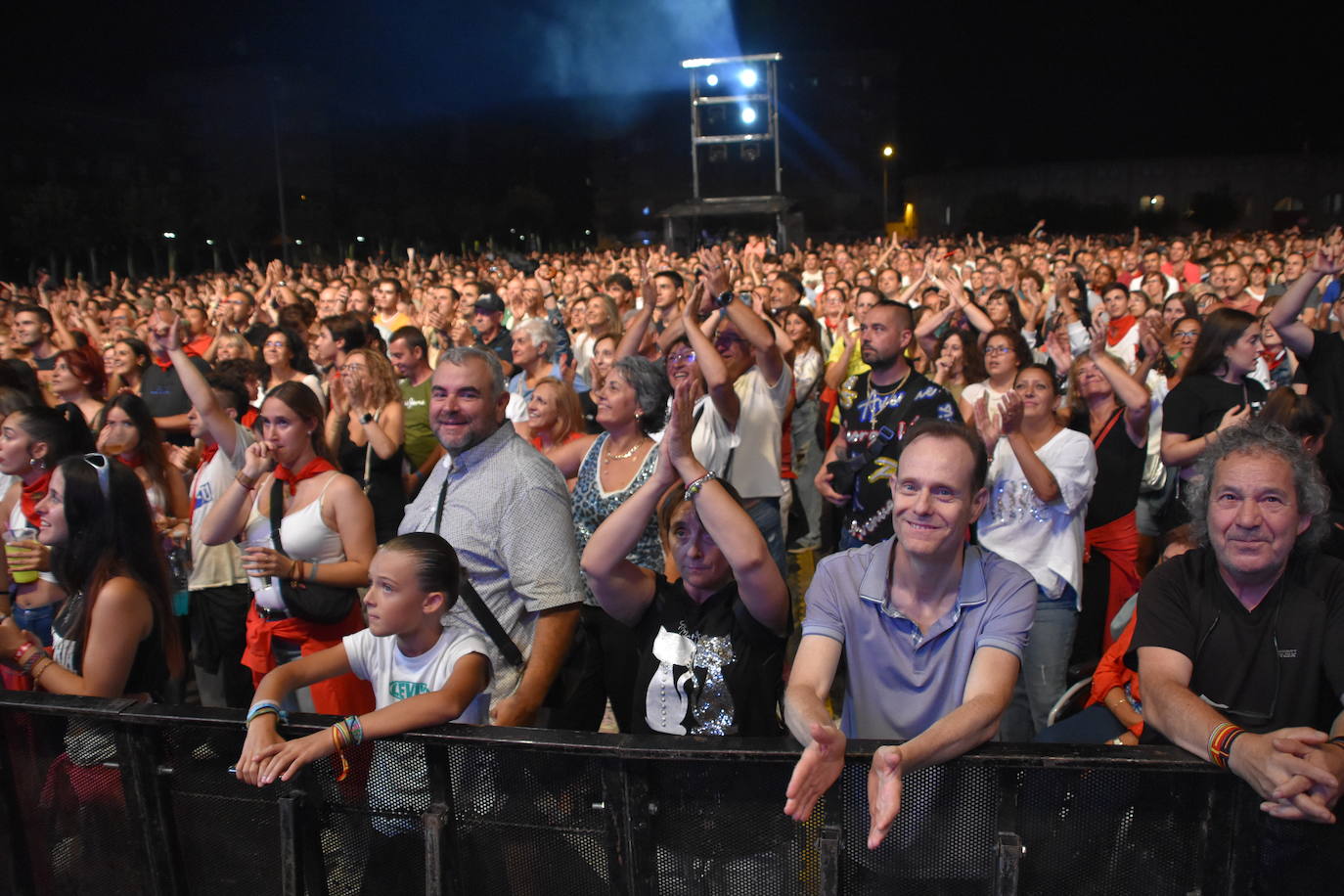 Las imágenes del multitudinario concierto de la orquesta Panorama