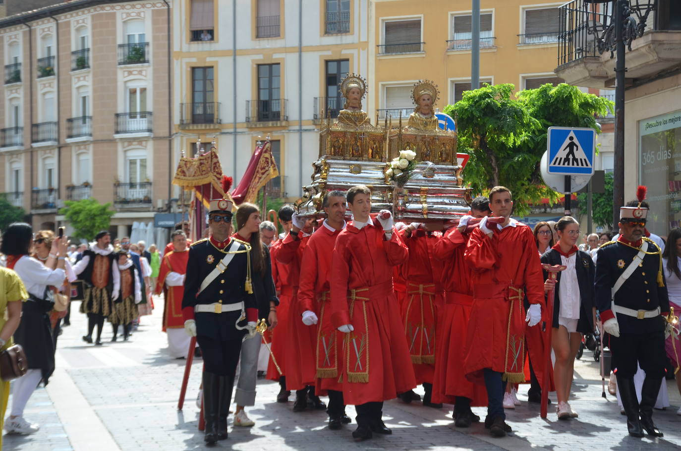 Procesión en honor a los santos de Calahorra