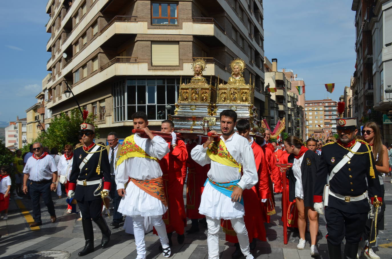 Procesión en honor a los santos de Calahorra