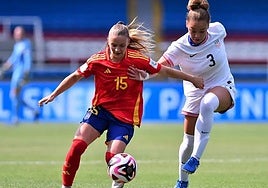 Sara Ortega, con el número 15.