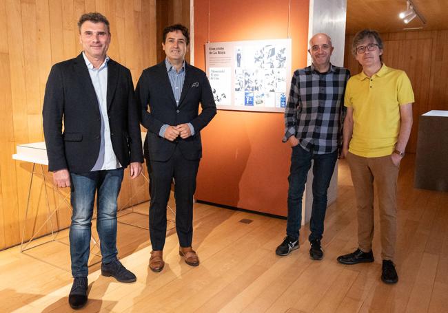 Carlos Fuentes, Roberto Iturriaga, Chechu León y Bernardo Sánchez en la presentación de la exposición 'Los Gil de cine'.