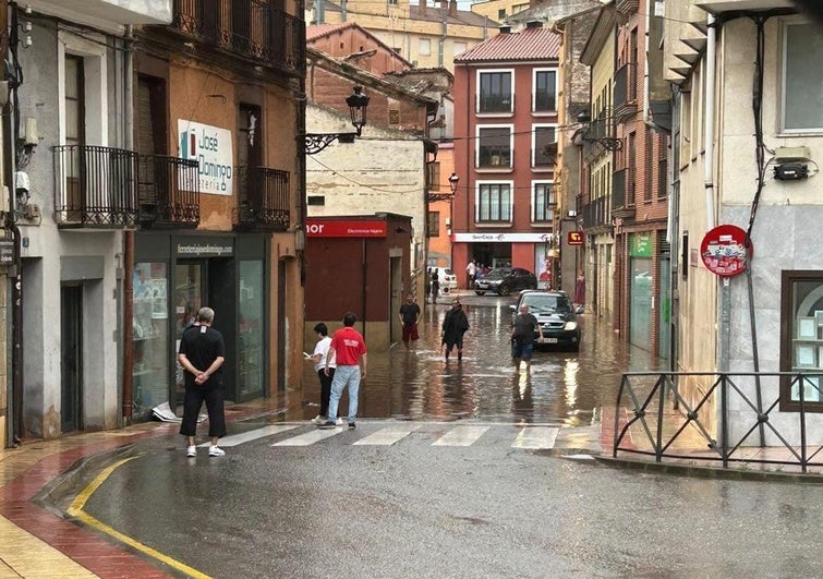 Más suciedad que daños materiales tras la tormenta en Nájera