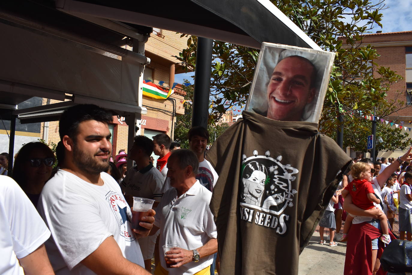 Disparo del cohete de las fiestas de Pradejón
