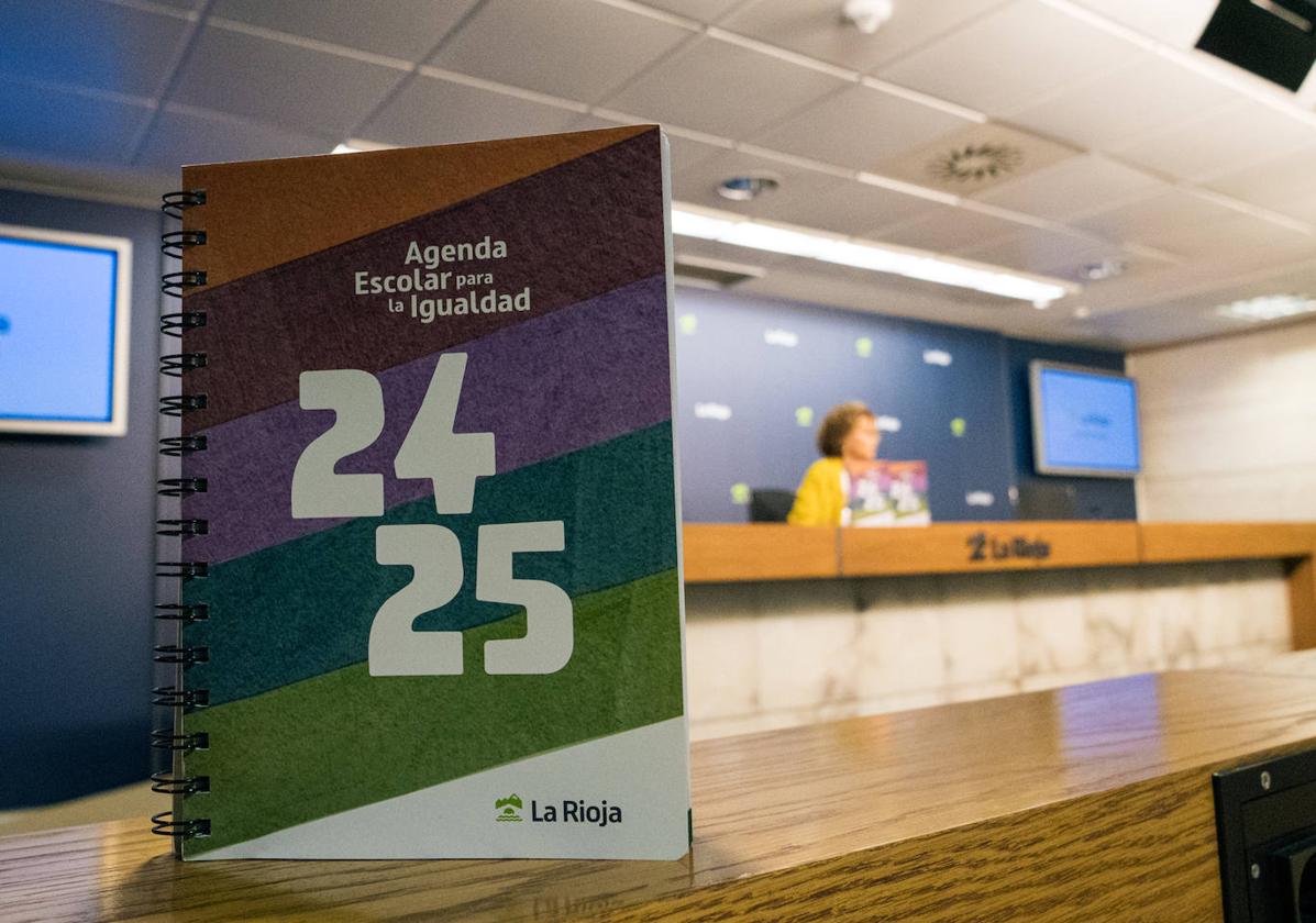 Agenda Escolar para la Igualdad que repartirá el Ejecutivo regional entre los docentes riojanos.