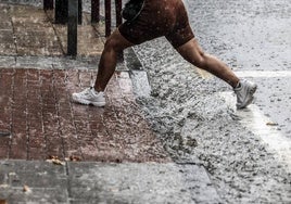 Una jornada de lluvias en Logroño.