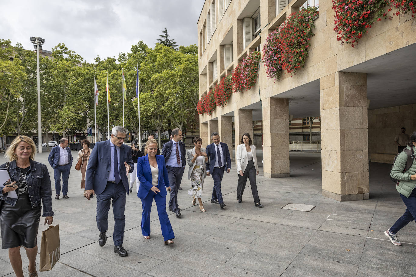 La visita de Isabel Rodríguez al Bretón y el Ayuntamiento logroñés