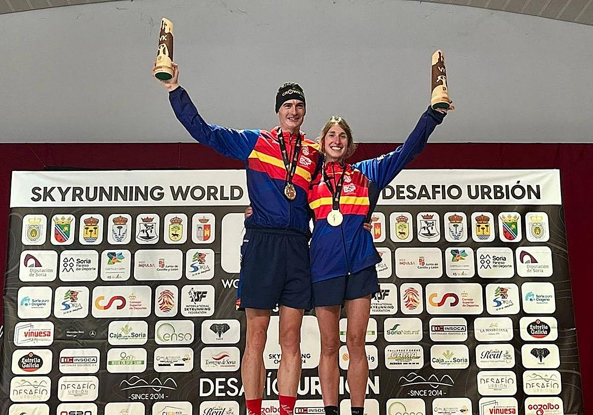 Santamaría e Irigoyen, en el podio del campeonato del mundo.