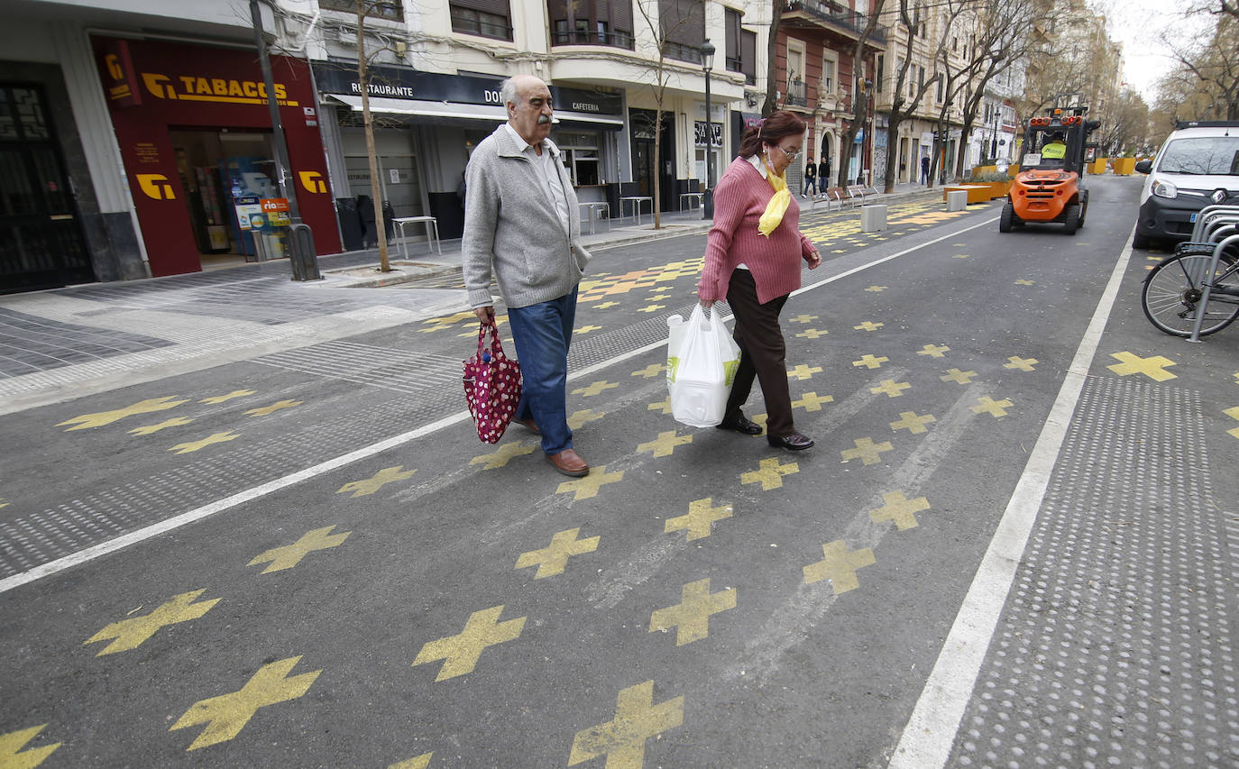 Transportes y Movilidad Sostenible requirió a principios de verano al Ayuntamiento de Valencia por quitar espacio peatonal a la primera supermanzana de Valencia (actuación con fondos europeos, por lo que cualquier modificación requiere de la aprobación previa del Ministerio).