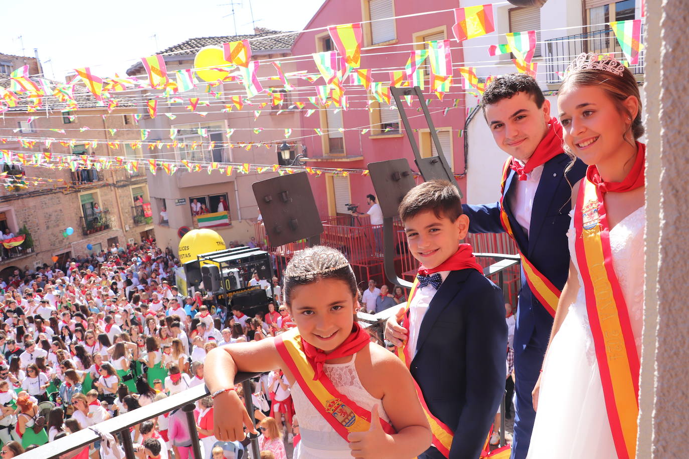 Autol arranca sus fiestas con el chupinazo