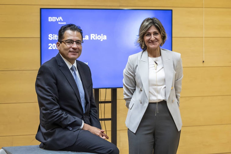 Miguel Cardoso, economista jefe para España de BBVA Research, y Marta Alonso, director de la Territorial Norte de BBVA que incluye La Rioja, han presentado el informe económico para la región.