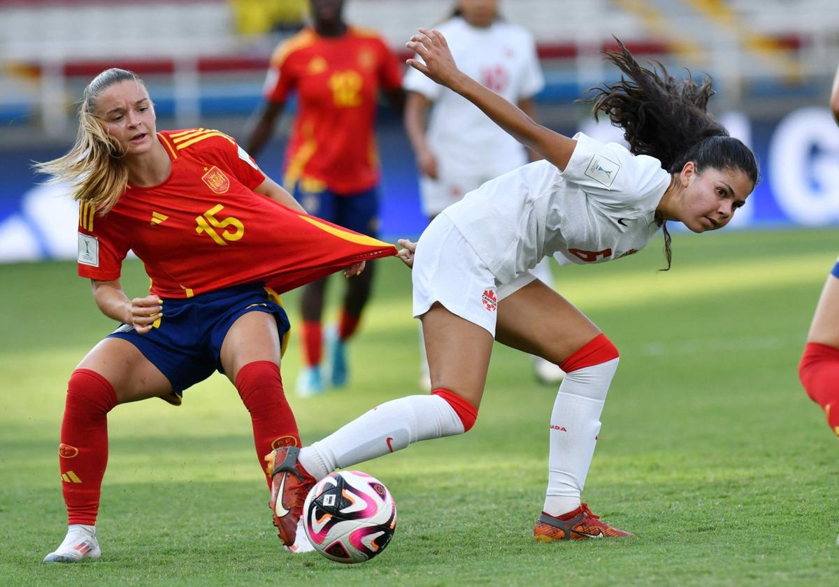 La riojana Sara Ortega, en un lance del encuentro ante Canadá.