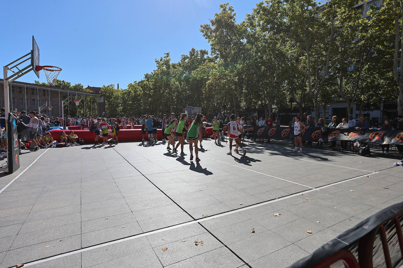 La plaza del Ayuntamiento de Logroño acoge el Plaza 3x3