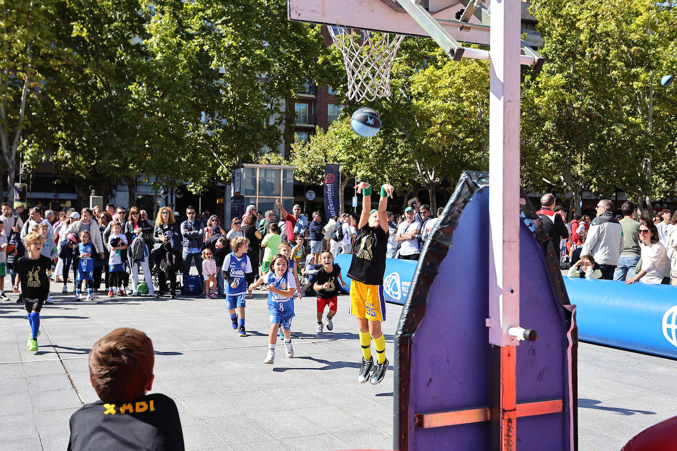 La plaza del Ayuntamiento de Logroño acoge el Plaza 3x3