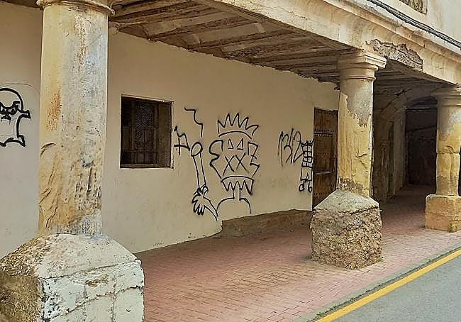 Villamediana. Fachada de la conocida como 'Casa del Hereje', en la avenida de Cameros de Villamediana de Iregua.