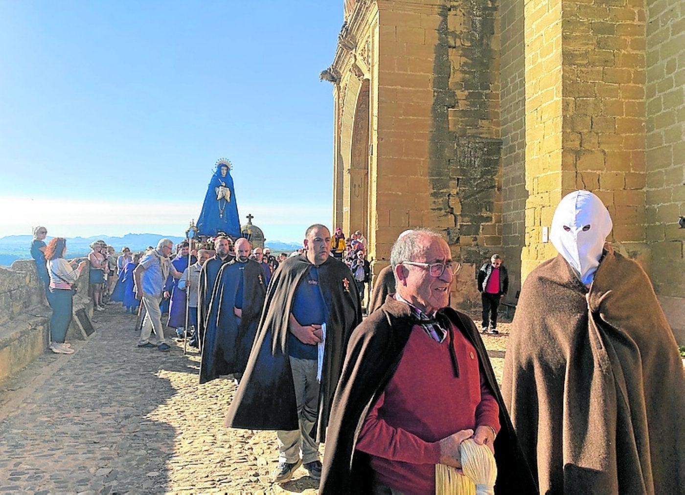 Los Picaos de San Vicente procesionan por última vez este año