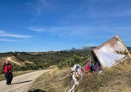 Uno de los equipos polacos acabó su competición a pie de viña, a pocos kilómetros de Logroño