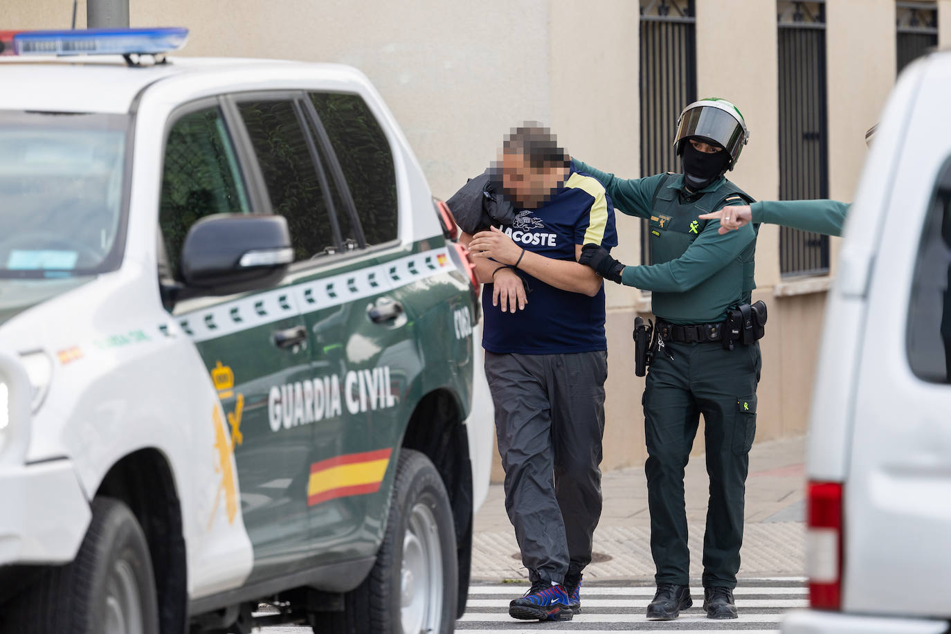 Redada y detención en la calle Ebro