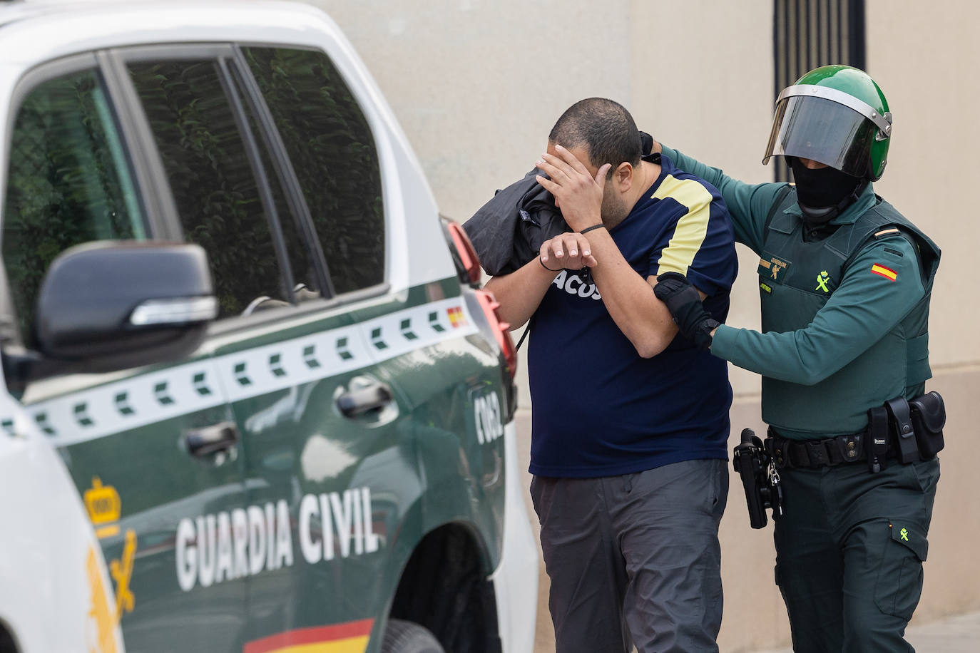 Redada y detención en la calle Ebro