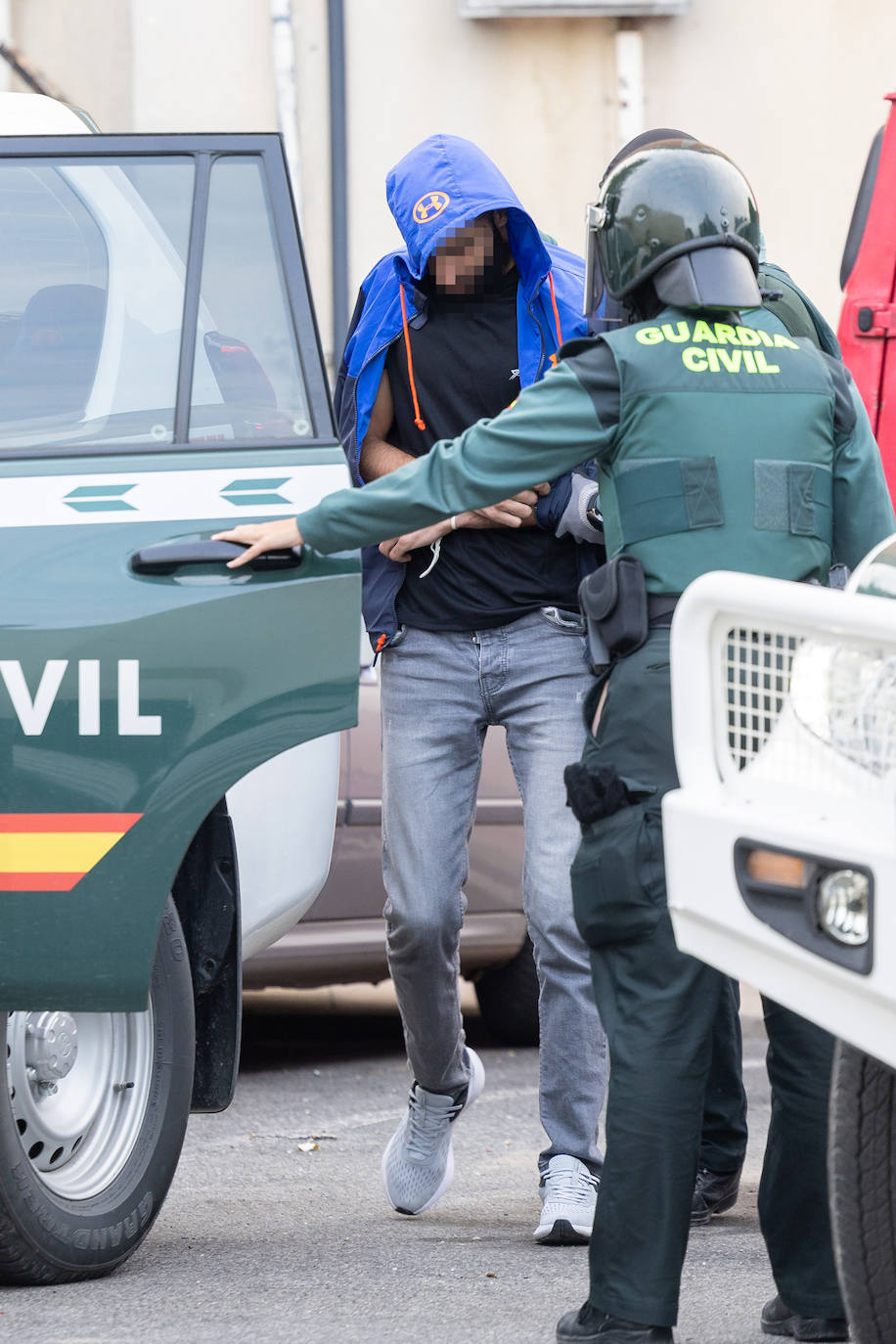 Redada y detención en la calle Ebro