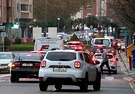 Atasco en las calles de la capital a cuenta de un accidente producido en la LO 20, en una imagen de archivo.