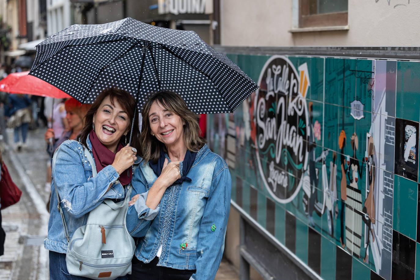 La lluvia no pudo con el ambiente festivo