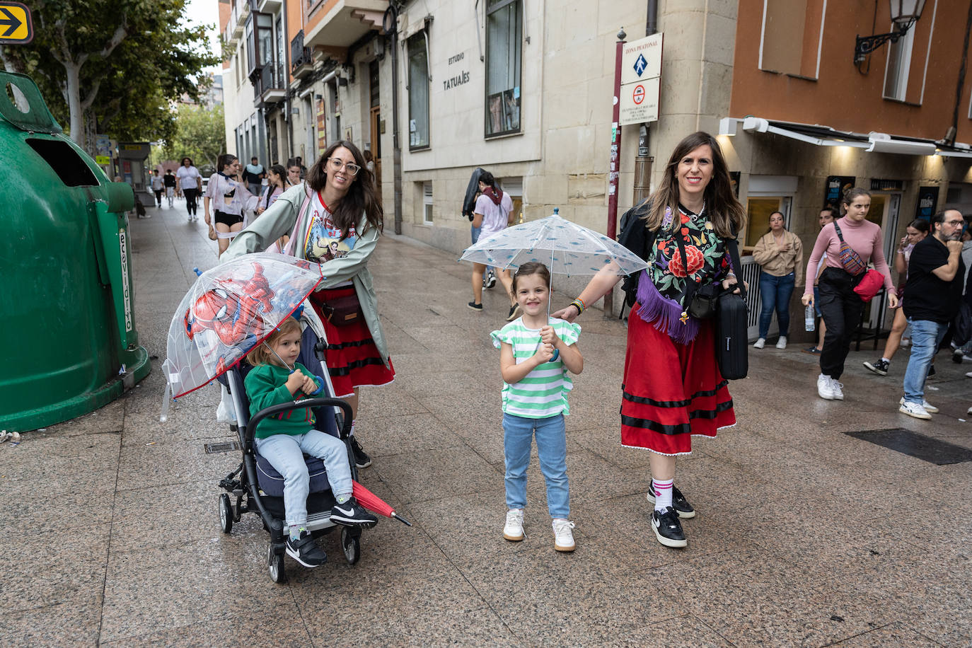 La lluvia no pudo con el ambiente festivo