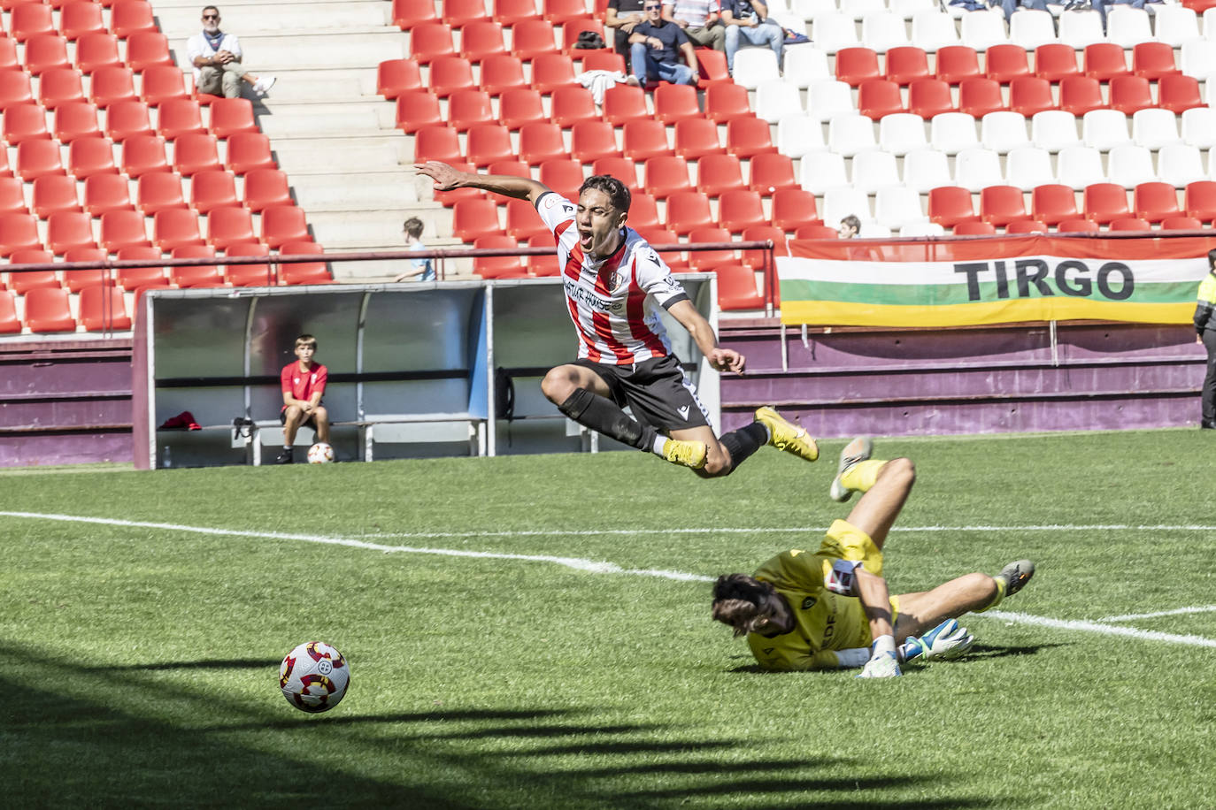 Las mejores imágenes de UD Logroñés - Gernika