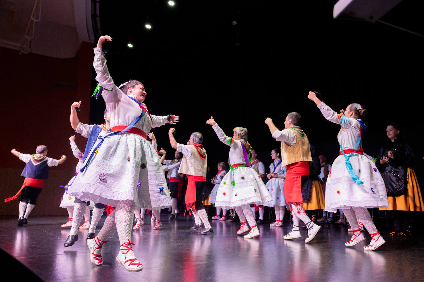 La lluvia no puede con la danza