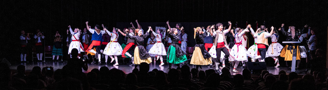 La lluvia no puede con la danza