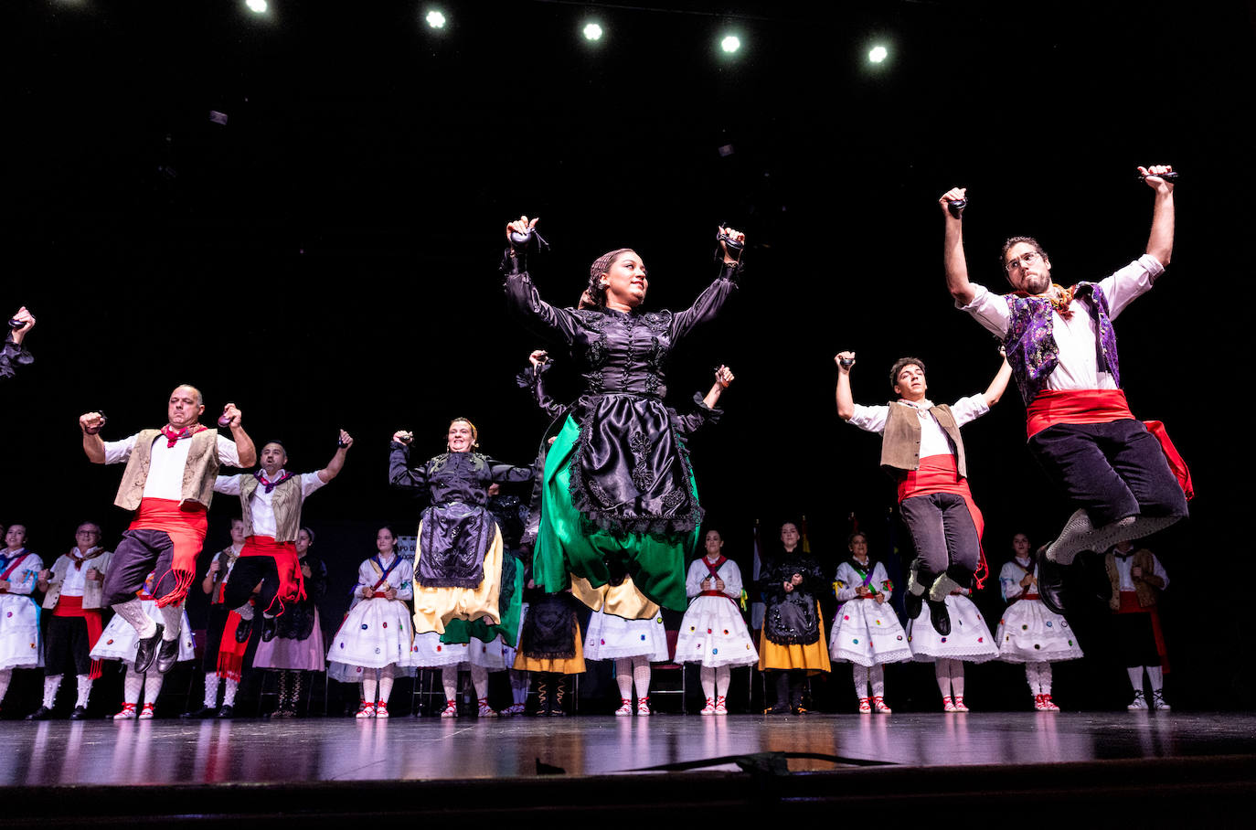 La lluvia no puede con la danza