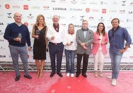 Jorge González, director del Instituto de Medicina Legal; Estrella Domínguez; Javier Marca, presidente del TSJR; Teresa Cobo, directora de Diario LARIOJA; Manuel Laguna, jefe superior de Policía; Isabel Moreno, directora territorial de CaixaBank; y Quique Martínez Armas.