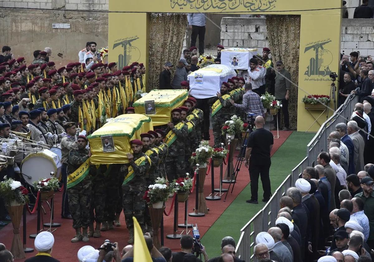 Este miércoles, Hezbolá organizó un acto multitudinario con motivo del funeral de las personas muertas el martes por la explosión de los 'buscas'. 