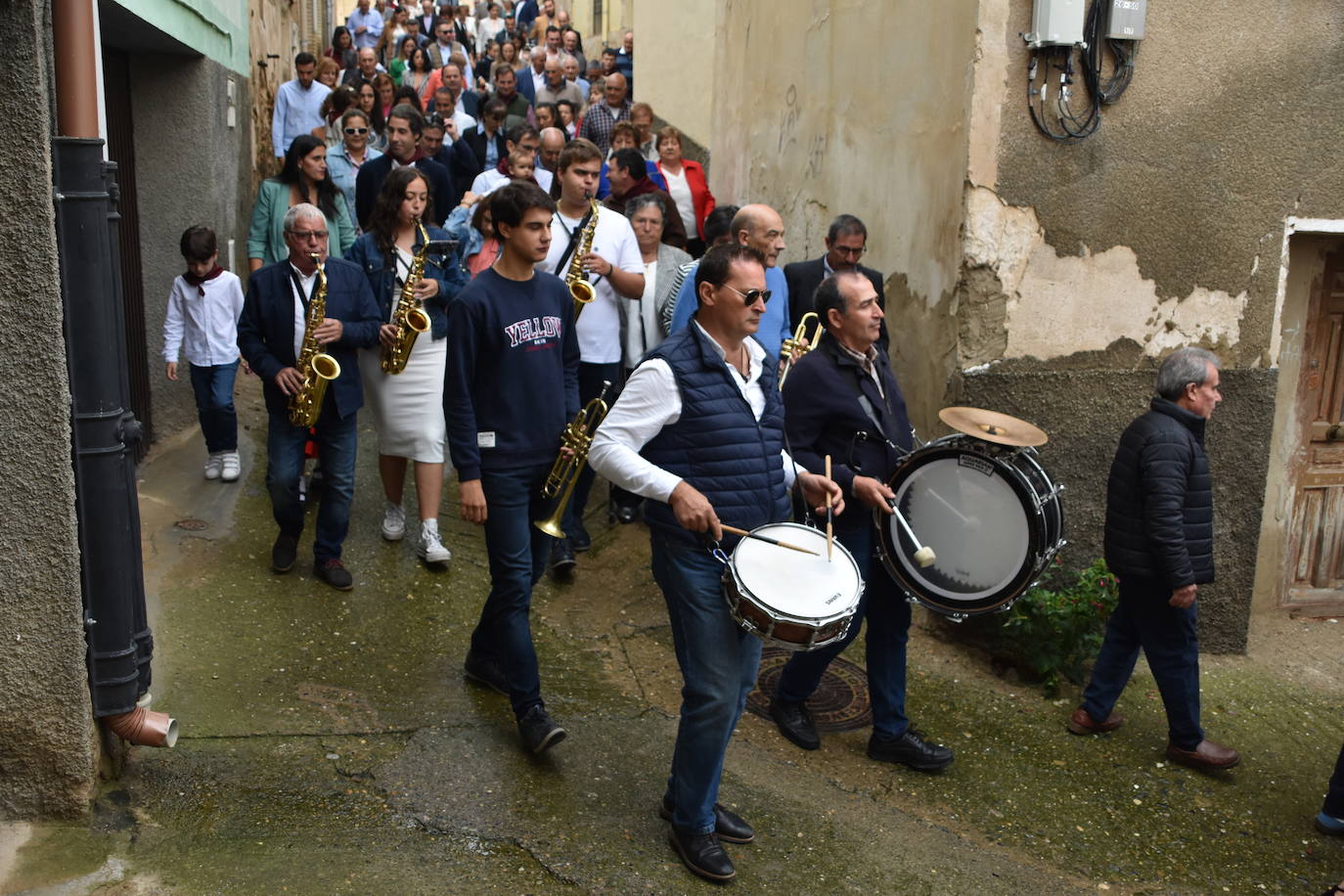 Imposición de pañuelos, procesión y pisado de la uva en Rincón de Olivedo