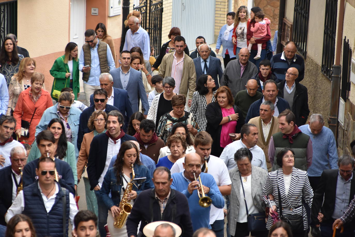 Imposición de pañuelos, procesión y pisado de la uva en Rincón de Olivedo