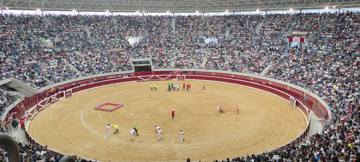 Aspecto que presentaba La Ribera, esta mañana, llena como no se recuerda.