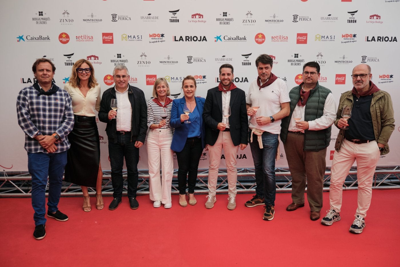 Quique Martínez Armas; Estrella Domínguez; José Ángel Lacalzada; la directora de Diario La Rioja, Teresa Cobo; la delegada del Gobierno, Beatriz Arráiz; el portavoz parlamentario socialista, Javier García; Luis Alonso, Sergio Martínez y Miguel González de Legarra.