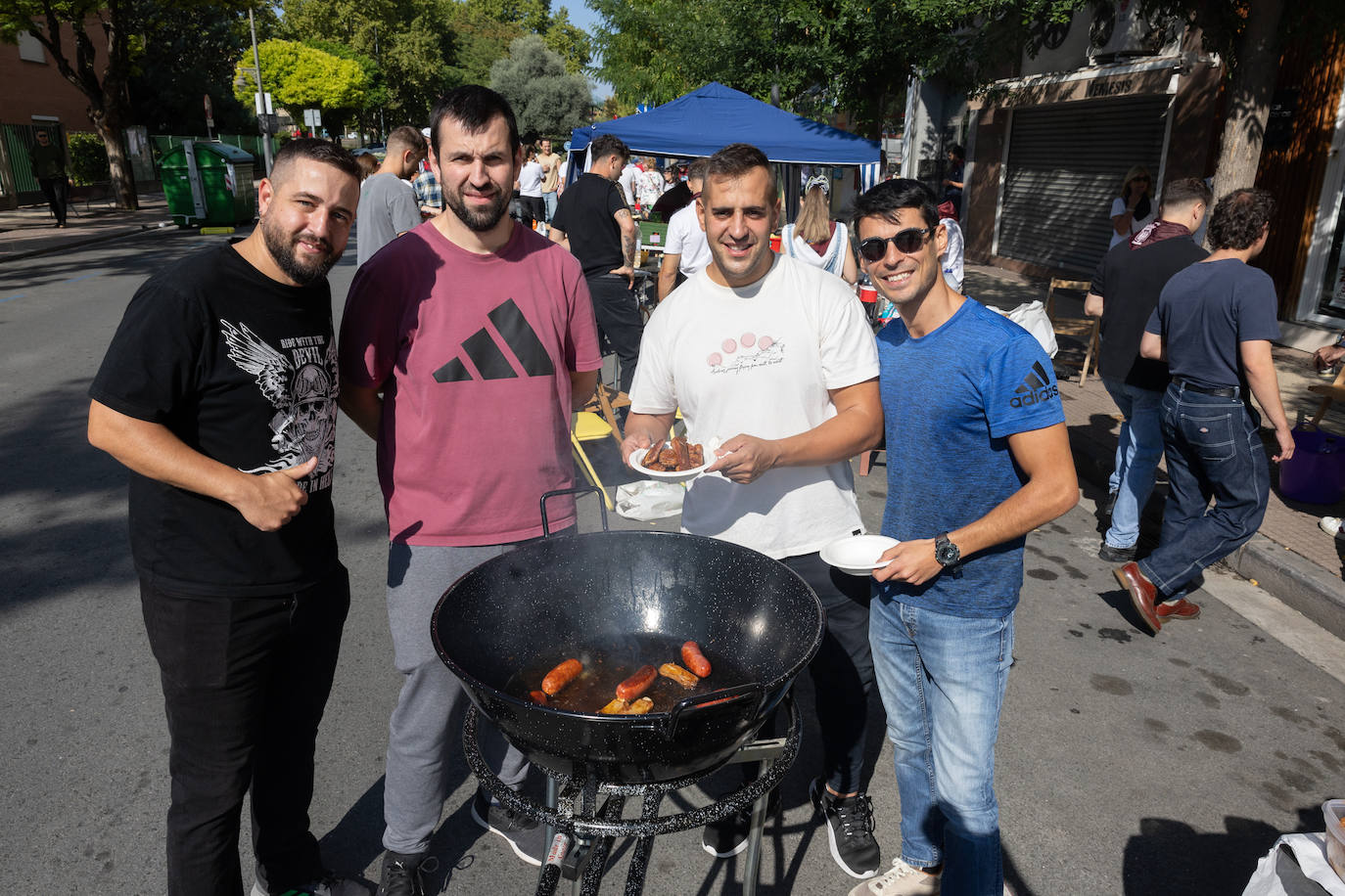 Logroño saborea las calderetas en la calle