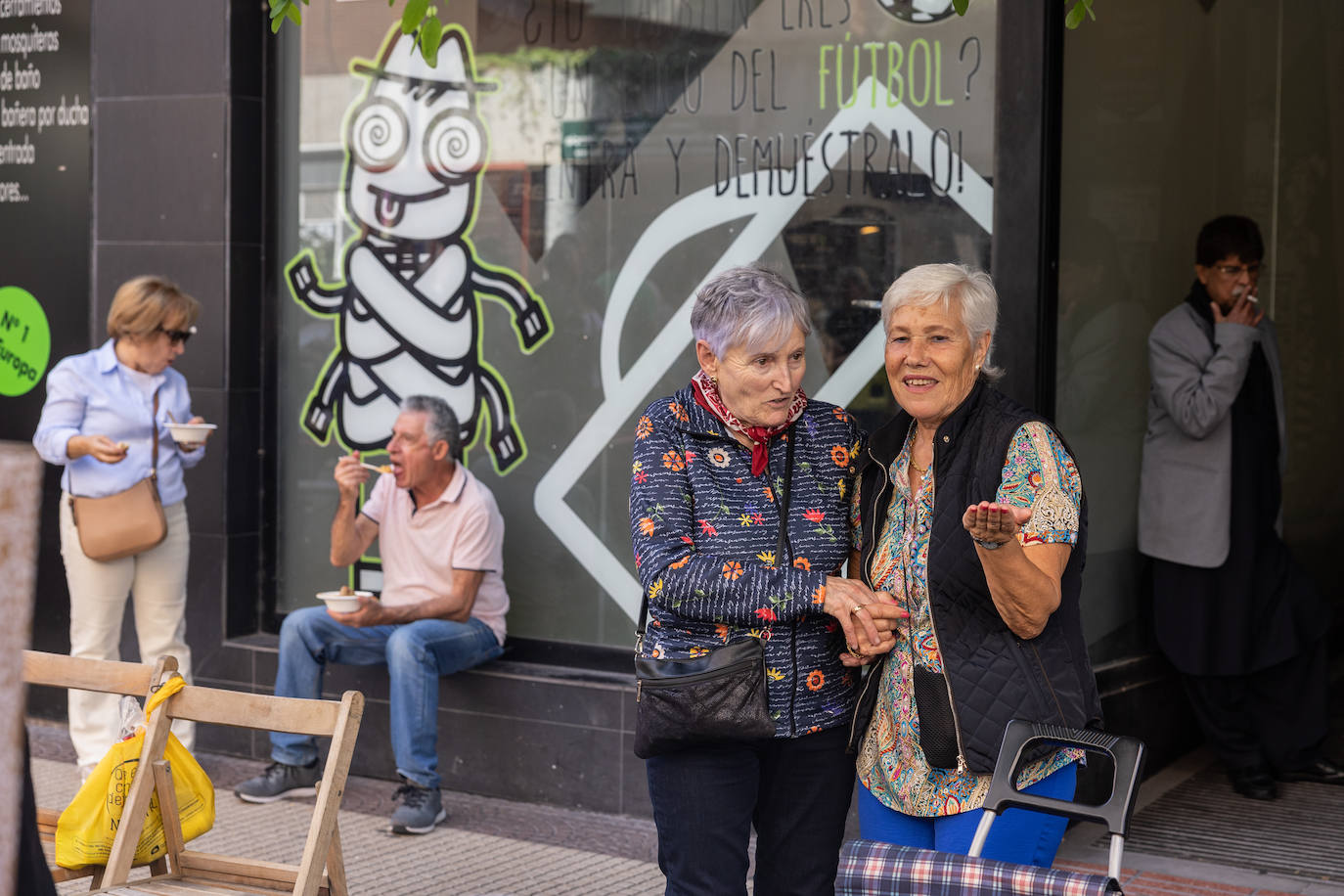 Logroño saborea las calderetas en la calle