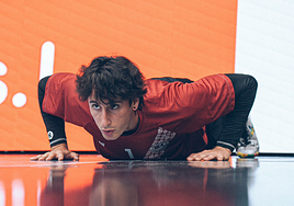 Xoan Ledo, vital en el triunfo del Logroño en Cangas.