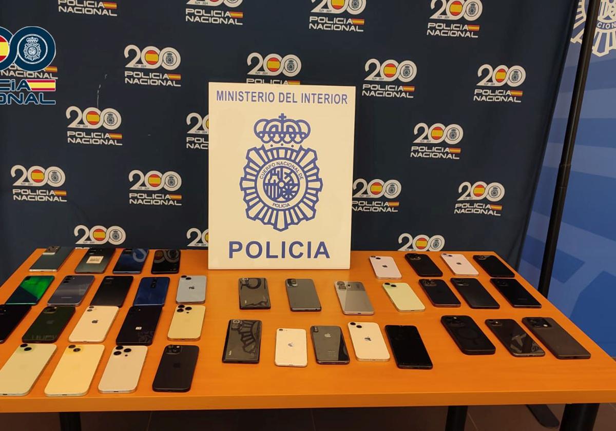 Dos detenidos por robar 39 móviles en San Mateo