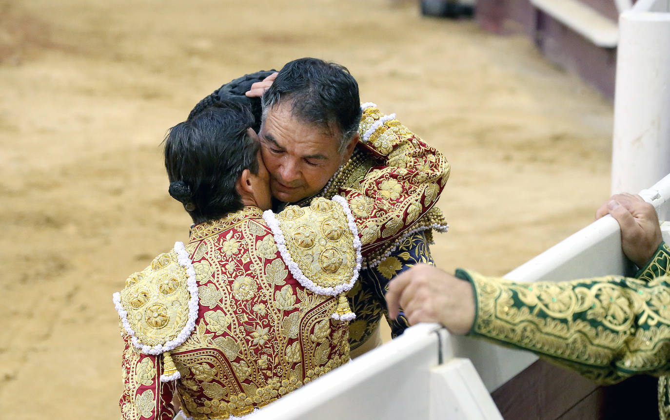 Talavante suma trofeos y Urdiales pone el arte