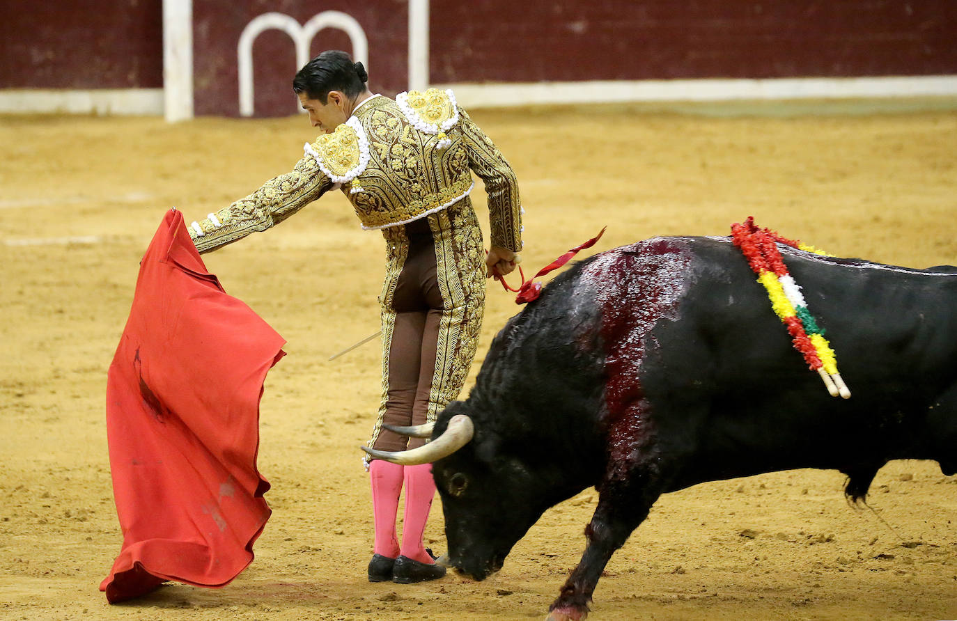 Talavante suma trofeos y Urdiales pone el arte