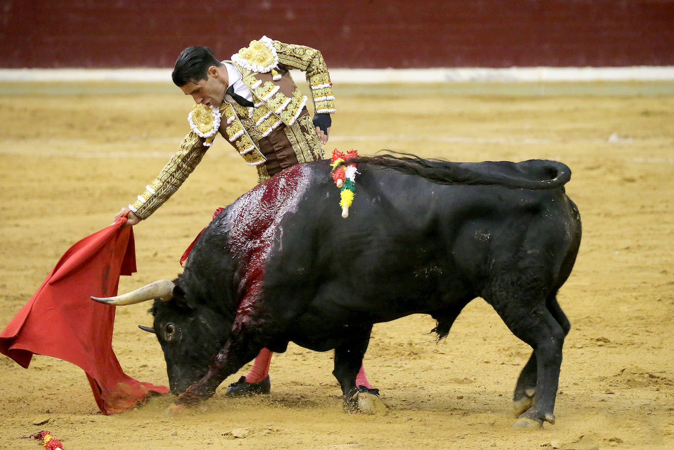 Talavante suma trofeos y Urdiales pone el arte